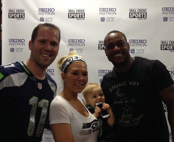 Derrick Coleman with fans at Mill Creek Sports event
